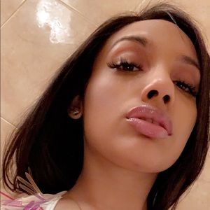 Meet your Posher, Priscilla